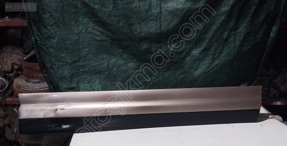 7P5837788 orj porsche cayenne 11-18 sol arka kapı bandı