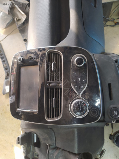 ÇIKMA RENAULT CLİO 4 KLİMA KONTROL PANELİ