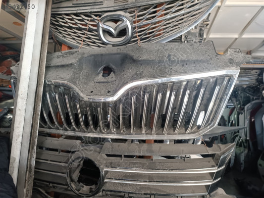 Skoda Fabia Yeni kasa  ön panjur çıkma