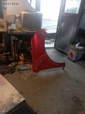 2024 model clio sag camurluk kırmızı