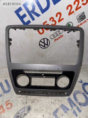 2011 Skoda Octavia Teyp Çerçevesi Orjinal Çıkma
