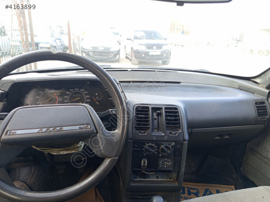 Lada Vega komple göğüs