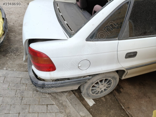Opel Astra F Sol Arka Çamurluk - GM