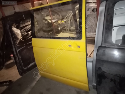 2009 VOLKSWAGEN T5 SÜRGÜLÜ SAĞ KAPI HASARSIZ