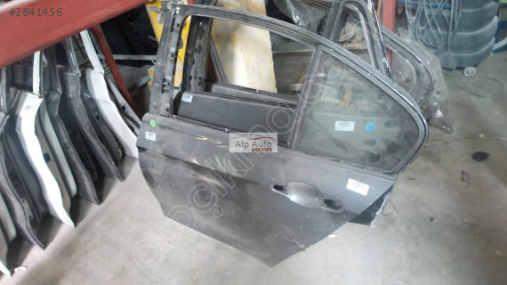 BMW F30 3 SERİSİ SOL ARKA KAPI