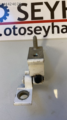 8V0833404E audi A3 sportback 2015 sağ arka kapı üst menteşesi