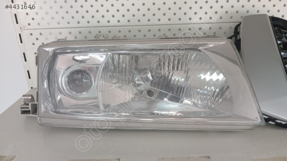 1U1941018 1996-2000 MODEL OCTAVİA SAĞ FAR