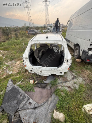 2023 Hyundai i20 sağ arka çamurluk kesme