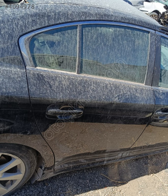 Toyota Avensis sağ arka kapı