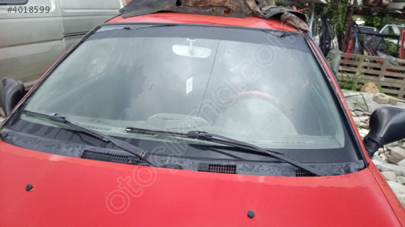 mitsubishu karızma ön cam