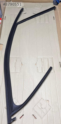 Skoda Super B Sağ Cam Fitili 3V0837432H5AP