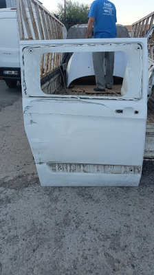 FORD CUSTOM SAĞ SÜRGÜLÜ KAPI ORJ ÇIKMA