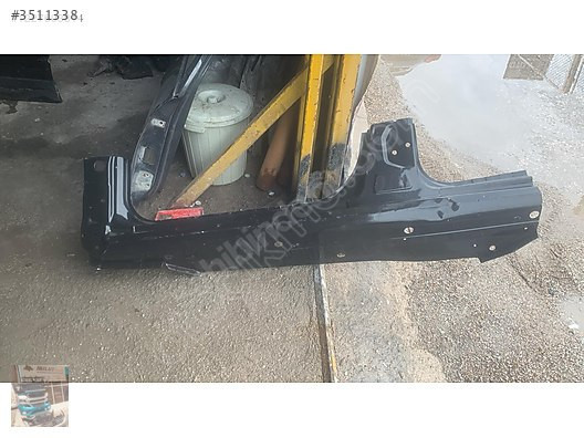 4B5809847 1998-2004 audi a6 sol marşpiyel menteşe sütunu salınca