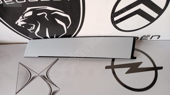 OPEL CORSA F SAĞ ÖN KAPI ÇİTASI DİREK BAKALİT 39222097