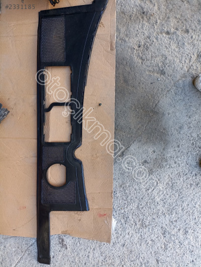 Audi a4 çıkma ön cam ızgarası