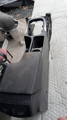 OPEL INSİGNİA ORTA KOL DAYAMA.OTO ERKAN ÜNYE