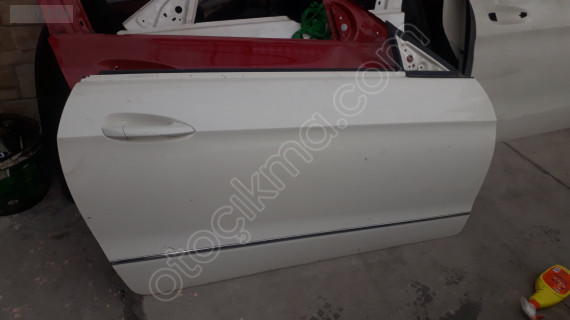 Mercedes E 207 KAPI SAĞ
