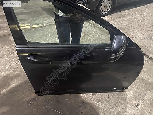 MERCEDES W221 S-CLASS ORJİNAL SAĞ ÖN KAPI ÇIKMA HATASIZ