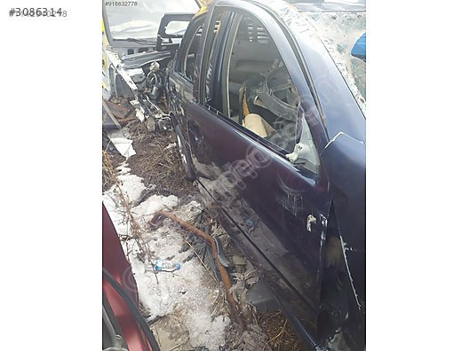 SKODA FABİA SEDAN ÇIKMA SAĞ ÖN KAPI