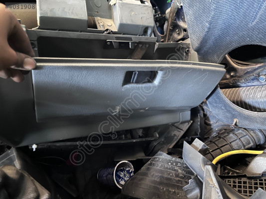 Renault R19 torpido kapağı