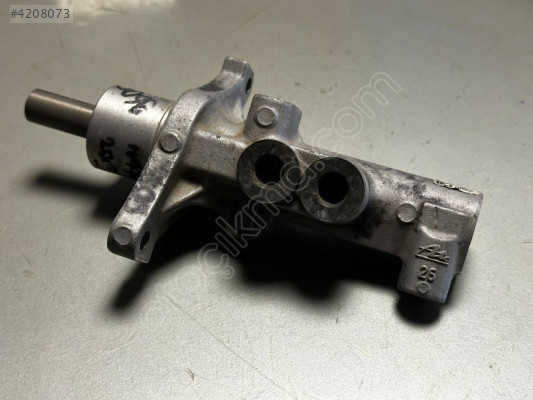 VW AMAROK 13-22 FREN ANA MERKEZİ 2H0611019C