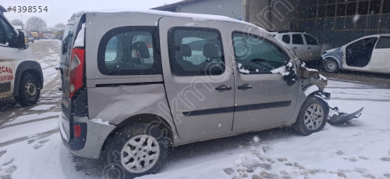 Renoult kangoo sağ ön kapı