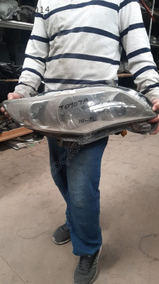 2010-2012 Toyota corolla  sağ ön far  çıkma