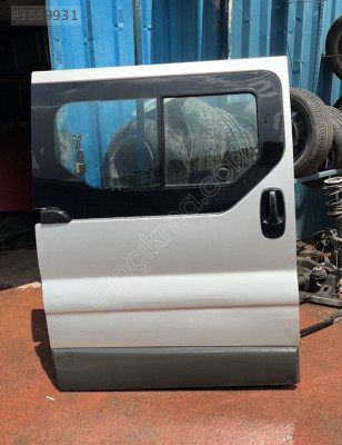 2009 TRAFİC 2 SAĞ SÜRGÜLÜ KAPI DOLU