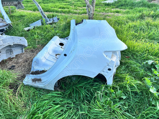 RENAULT CLİO 4 SOL ARKA ÇAMURLUK ORJİNAL KESME