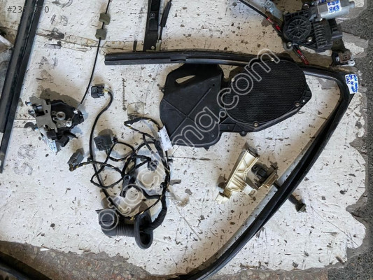 FORD MONDEO SOL ÖN KAPI GERGİSİ 2000-2005 MODEL
