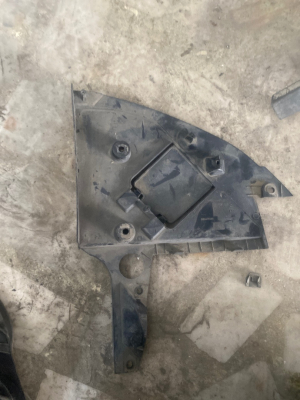Citroen C4 Ön Tampon Alt Muhafazası Sağ 9855752080