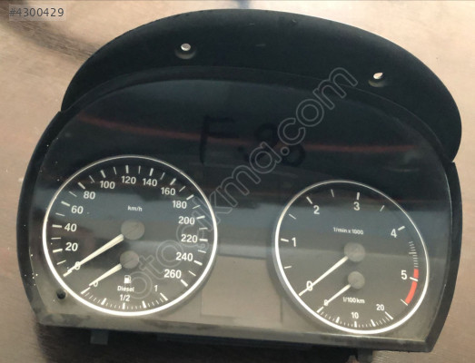 BMW E90 GÖSTERGE SAATİ OTO FEDAİ