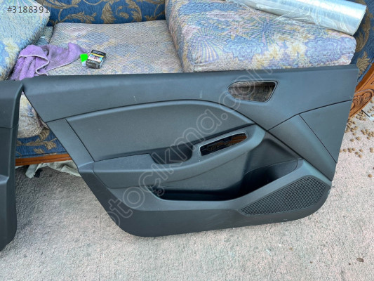 Clio 6 sağ ön kapı döşemesi
