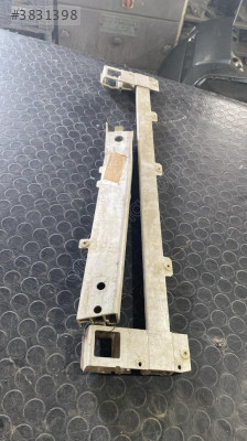 BMW x1 on panel baglantı ayagı