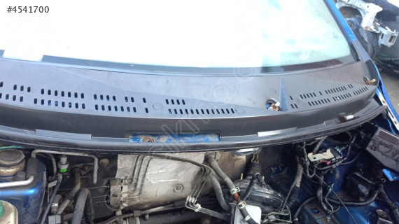 chery kimo ön cam ızgarası