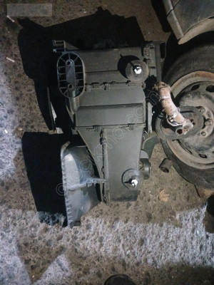 FORD CONNECT KALORİFER KAZANI ÇIKMA