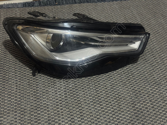 4G0941006F Audi A6 Xenon Sağ Ön Far - Farın İki  Ayağı Hasarlıdır