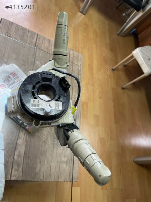 Nissan Micra sinyal kolu