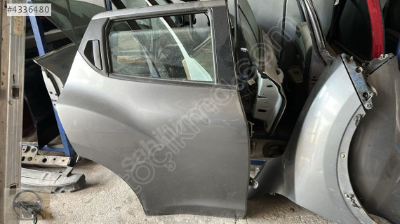 NİSSAN JUKE SAĞ ARKA KAPI DOLU BURSA MG