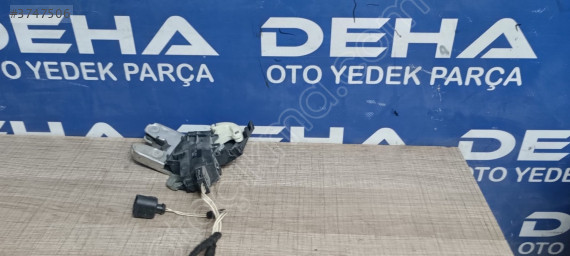 AUDİ A4 VW PASSAT B6 B7 BAGAJ KİLİDİ 4F5 827 505 D