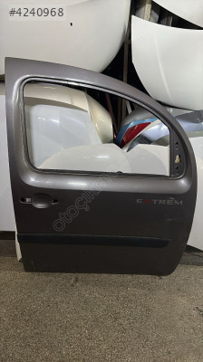 Renault Kango sağ ön kapı