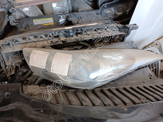 Hyundai Elantra sol düz far
