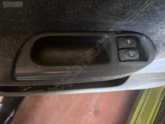 RENAULT SCENİC 1 SOL ÖN CAM DÜĞMESİ