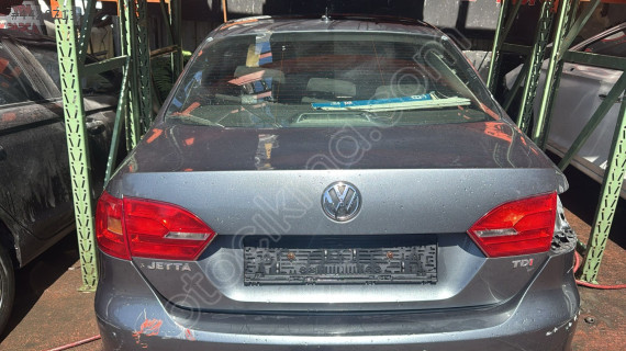 VOLKSWAGEN JETTA 2011-15 MODEL BAGAJ KAPAĞI DOLU
