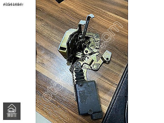 Renault 9 Broadway Sağ Arka Kapı Kilidi Çıkma