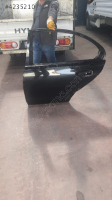 MERCEDES C SERİSİ W206 SOL ARKA KAPI A2067325900