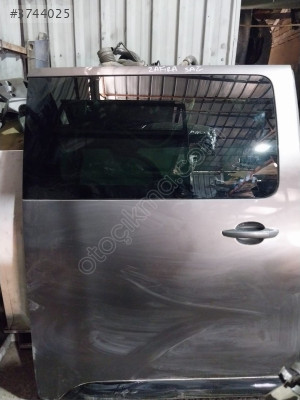 PEUGEOT EXPERT 2023 ÇIKMA ORİJİNAL HATASIZ SAĞ SÜRGÜLÜ KAPI