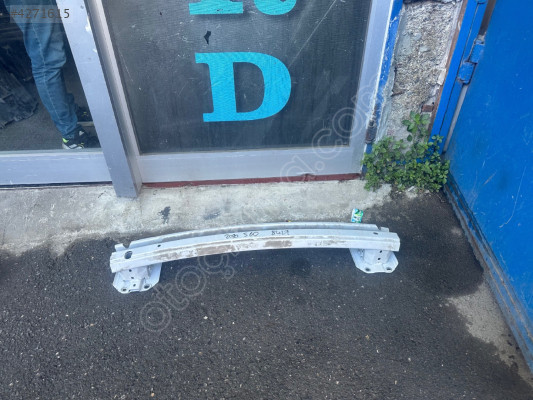 Yeni kasa Volvo s60 arka tampon demiri