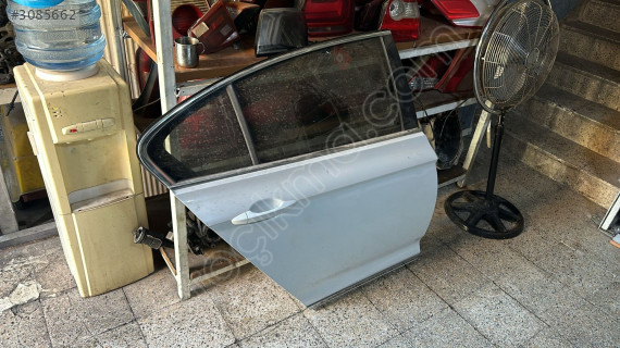 2015-2019 WV PASSAT B8 SAĞ ARKA KAPI BEYAZ ORJ ÇIKMA