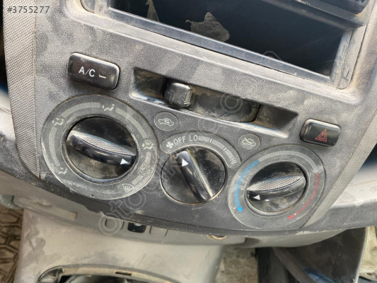 TOYOTA HİLUX 2006-2011 KLİMA KONTROL DÜĞMELERİ        (XS2104S25)